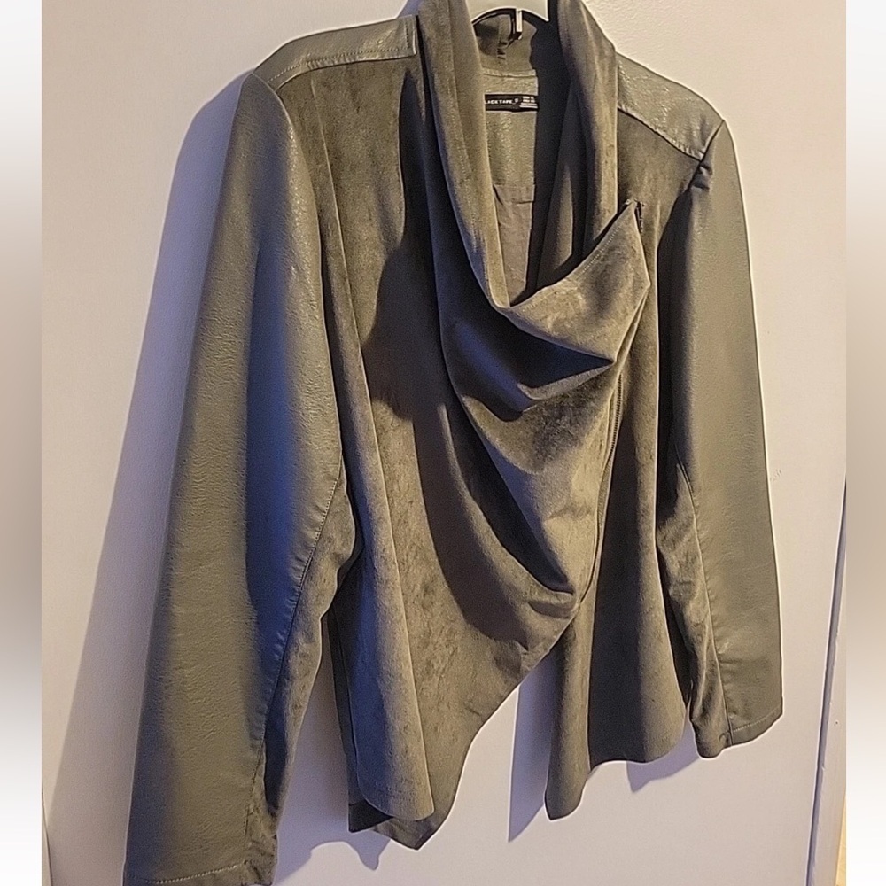 Black Tape Womens Faux Leather Asymmetrical Shirt Jacket Green Womens EUC